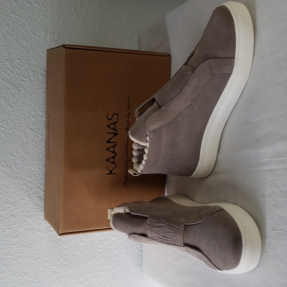 NEW Kaanas Ave Iron Faux Shearling Lined High Top Leather Sneaker